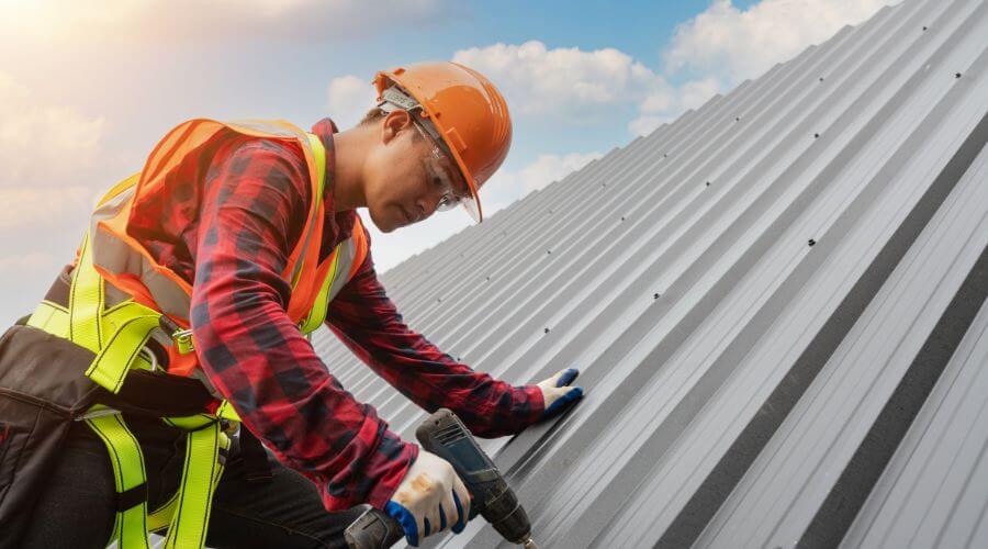 Professional gutter cleaning in Canistota, SD